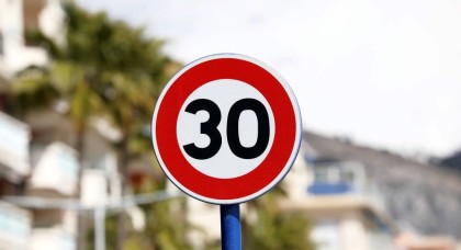 Otoban ve Otoyol Hız Sınırı Kaçtır?